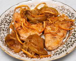 Индейка в вине с мочеными яблоками