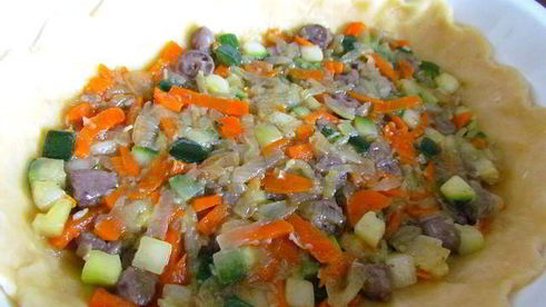 киш с овощами и куриными сердечками