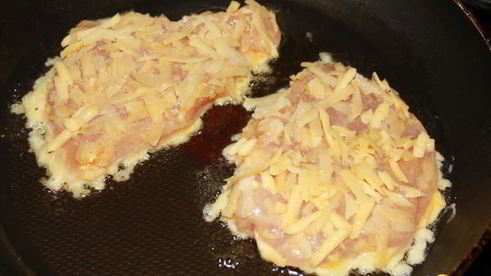 куриная грудка в яично-сырной корочке