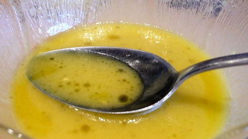 куриные колбаски с шампиньонами и кедровыми орешками