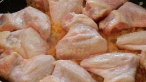 куриные крылышки в сметанно-чесночном соусе