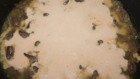 куриные сердечки в томатно-сметанном соусе