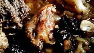 Курица с черносливом и изюмом