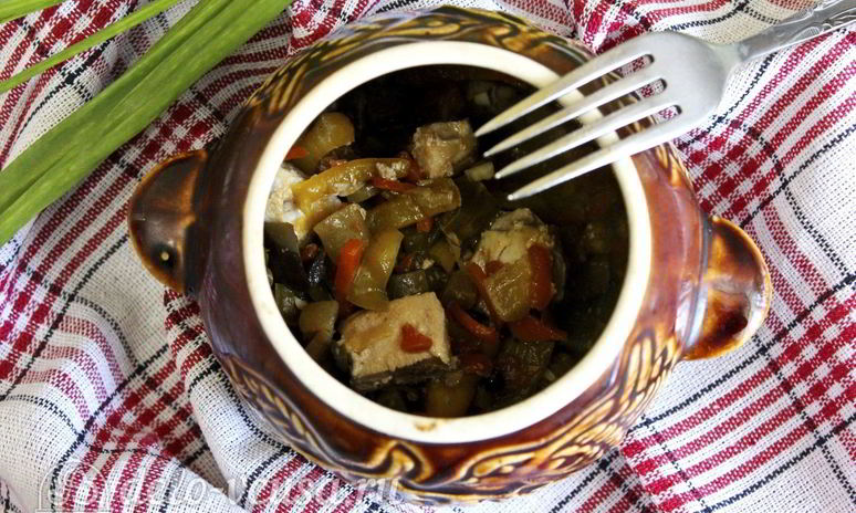 Рецепт курицы с овощами в горшочках
