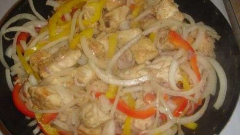 курица со сладким перцем