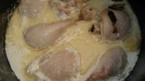 курица в мультиварке в сметане