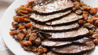 Мясо в красном вине