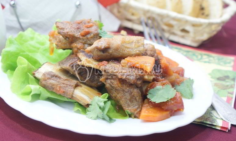 Рецепт ребрышек тушеных в мультиварке с мякотью помидора