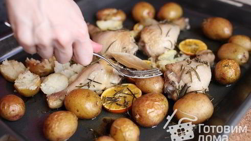 средиземноморская курица, запеченная с картофелем