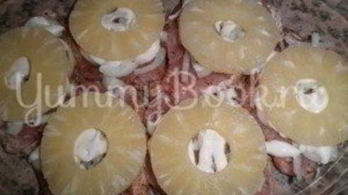 свинина с ананасами и сыром