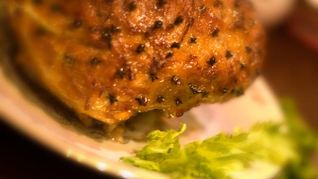 Свиной окорок со сладкой корочкой с гвоздикой