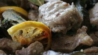 Тушеная баранина с баклажанами