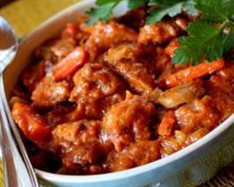 Тушеная говядина с томатом