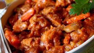 Тушеная говядина с томатом