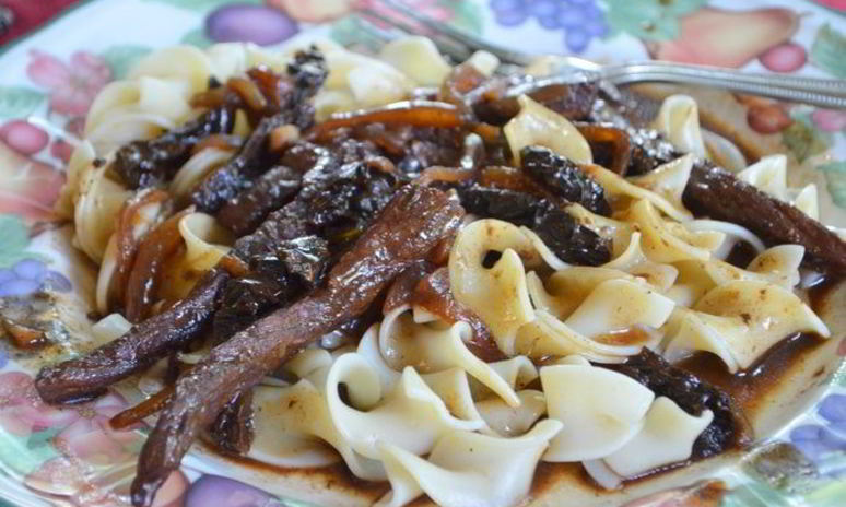 Рецепт тушеной говядины с вялеными помидорами