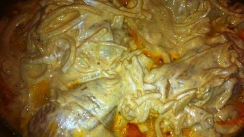 тушеная курица с овощной подливкой