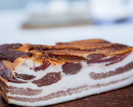 Варено-копченая грудинка