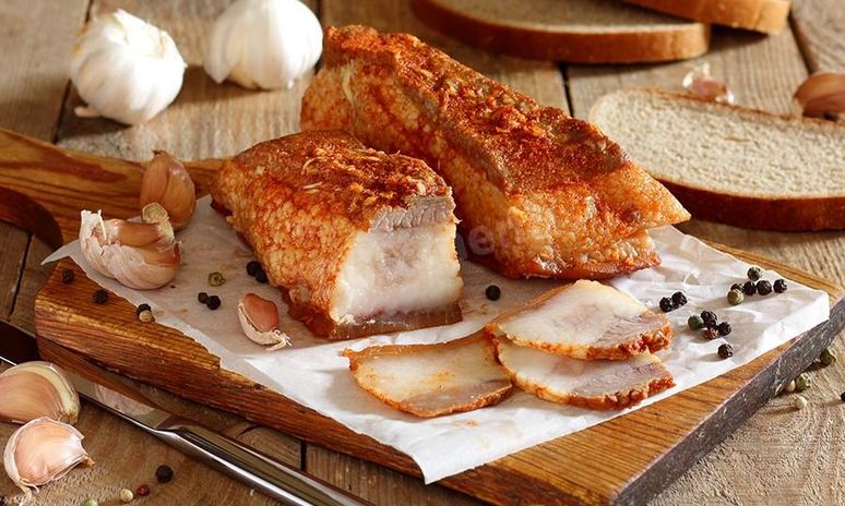 Рецепт вареного в мультиварке сало в луковой шелухе