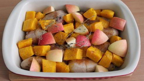 запеченная курица с тыквой и яблоком