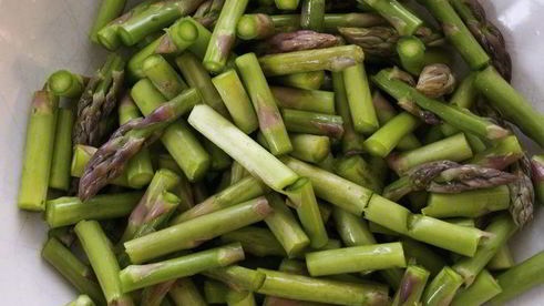 ньокки с креветками и спаржей