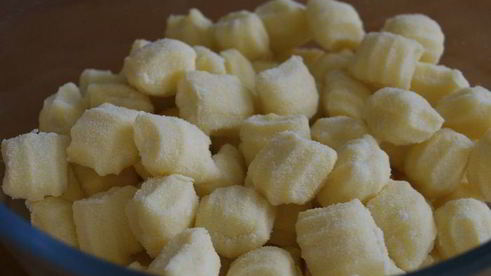 ньокки с креветками и спаржей