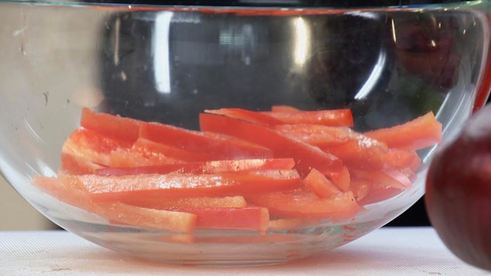 острая гречневая лапша с говядиной и соевым соусом