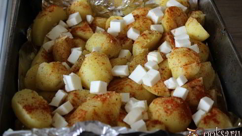 ароматный картофель, запеченный с моцареллой