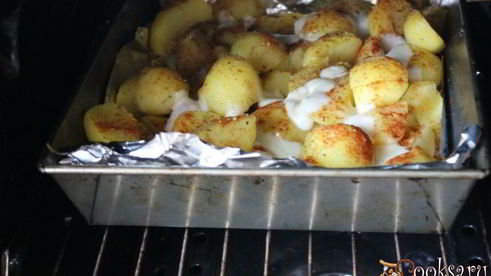 ароматный картофель, запеченный с моцареллой