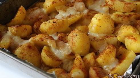 ароматный картофель, запеченный с моцареллой