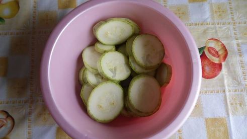 баклажаны и кабачки с сыром в микроволновке