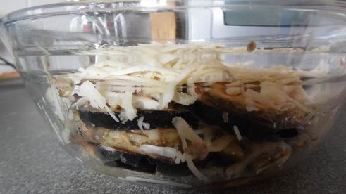 баклажаны и кабачки с сыром в микроволновке