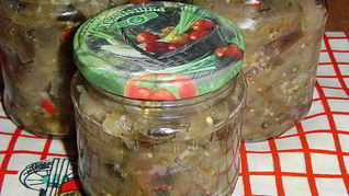 Баклажаны с чесноком и горьким перцем