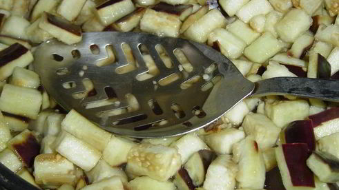 баклажаны с чесноком и горьким перцем