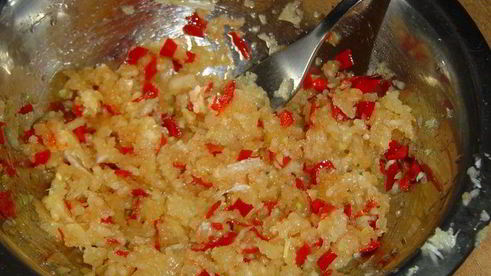 баклажаны с чесноком и горьким перцем