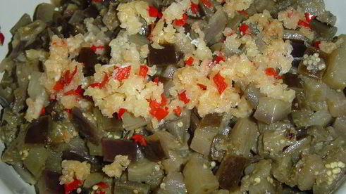 баклажаны с чесноком и горьким перцем