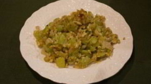 кабачки жареные с чесноком и яйцом