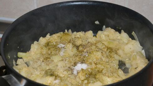 кабачки жареные с томатной пастой