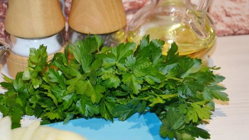 кабачки жареные с томатной пастой