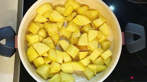 картошка с тушенкой