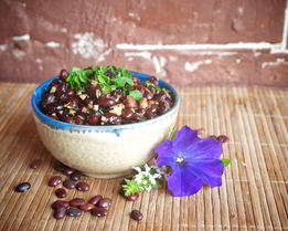 Лобио с орехами и мятой