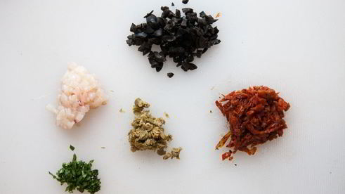 папарделле, фаршированные кальмарами, в кабачковом песто