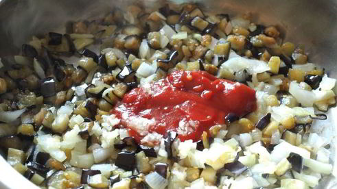 перец фаршированный индюшиным фаршем и баклажанами