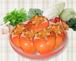 Перец фаршированный капустой и помидорами