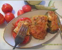 Перец, фаршированный картофелем и овощами