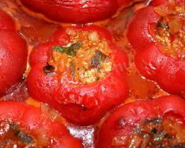 Перец красный фаршированный