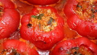 Перец красный фаршированный