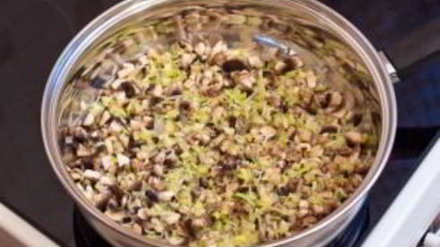 цуккини, фаршированные грибами