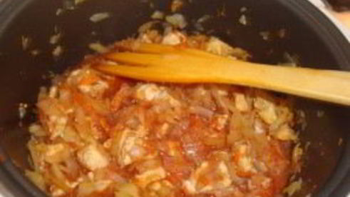 тушеная капуста с индейкой в мультиварке