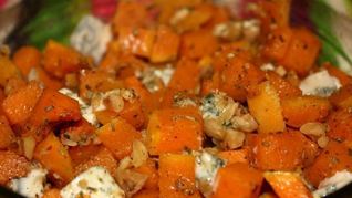 Тыква запеченная с орехами и сыром Дор блю