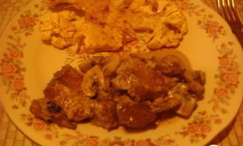 Рецепт говяжьей печени с грибным соусом